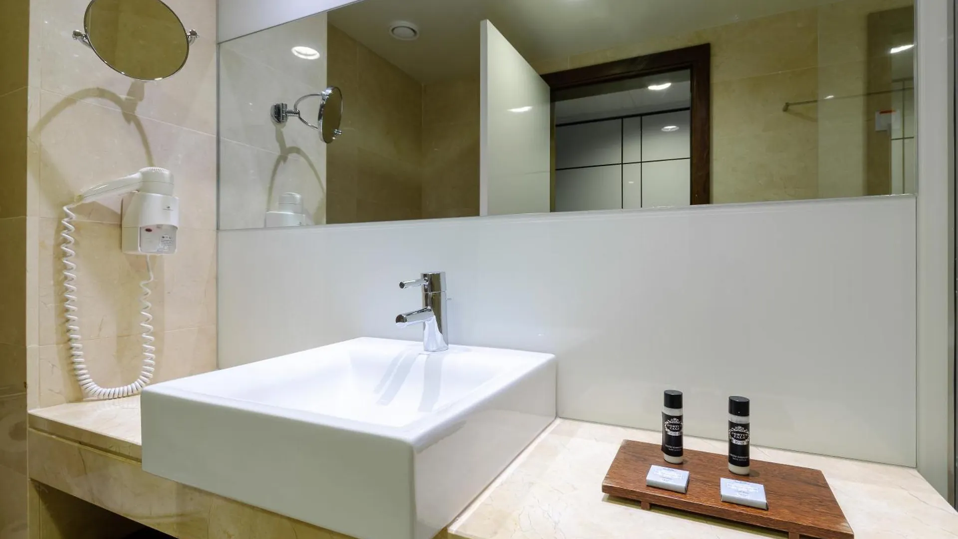 Olissippo Oriente Otel Lisboa 4*,